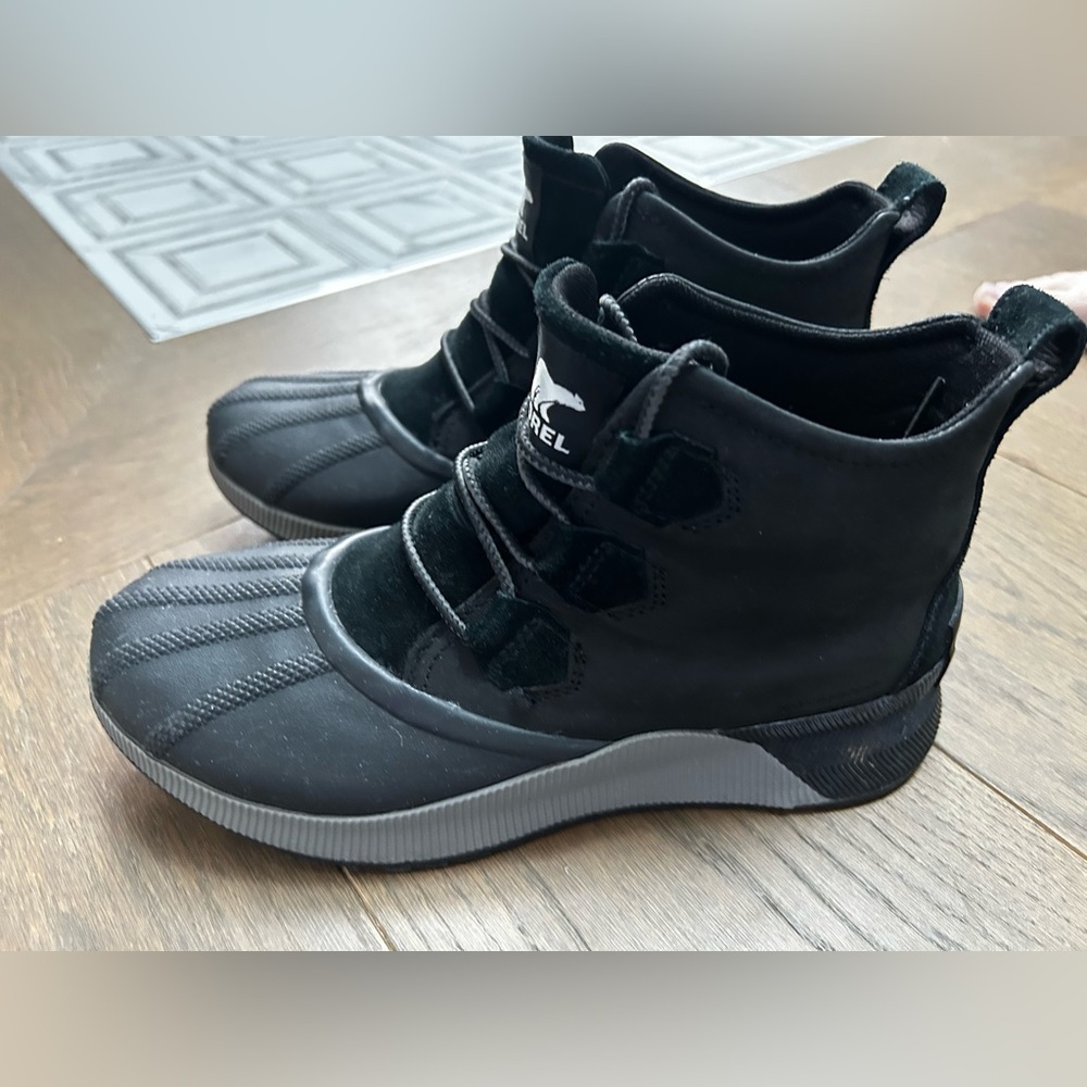 Sorel Out N about Black Lace-Up Boots